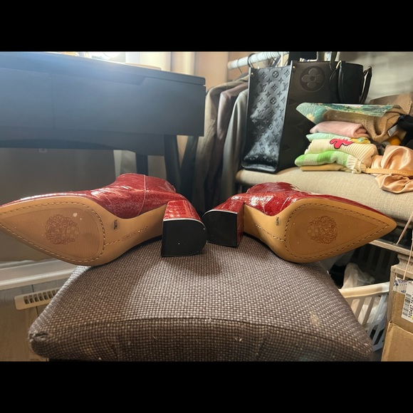 Vince Camuto Ankle boot in Red Alligator - Picture 4 of 6